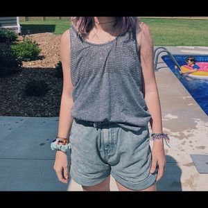 gray tank top